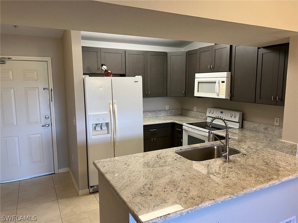 8294 Key Royal Cir 1633, Naples