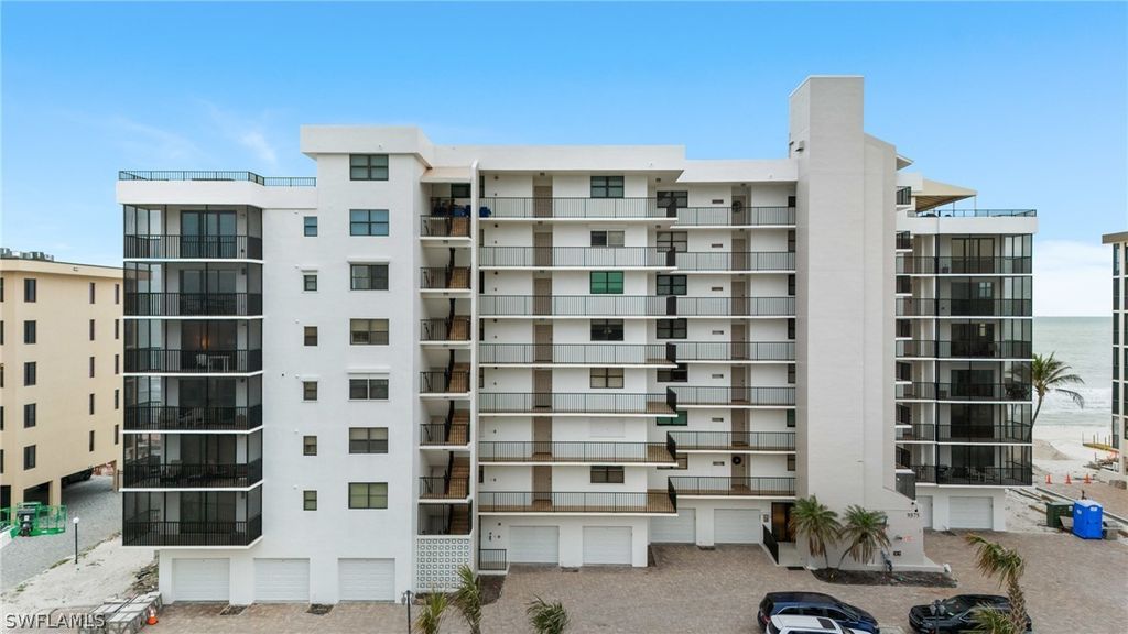 9375 Gulf Shore Dr 401, Naples
