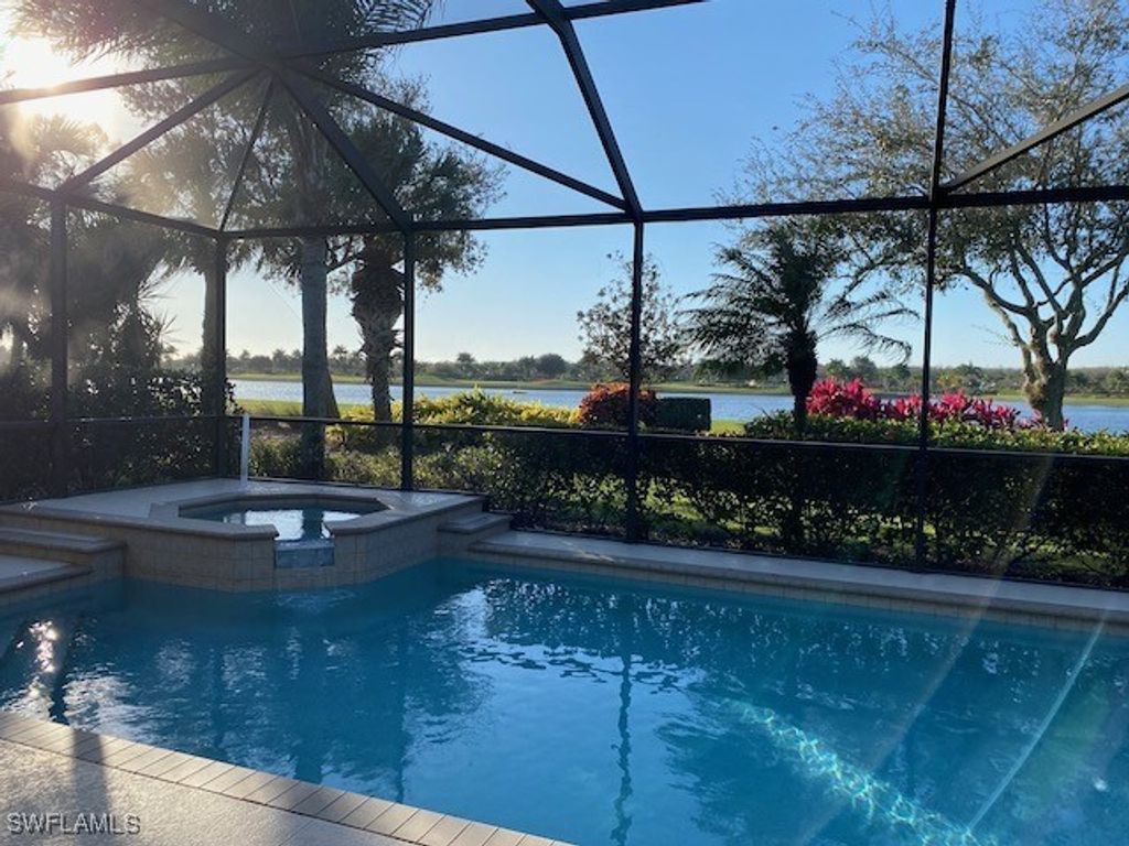 10307 Gator Bay Ct, NAPLES