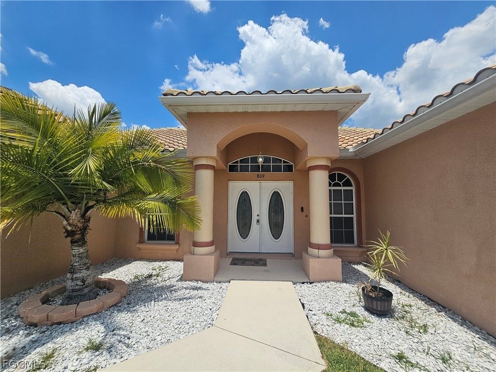 809 Lincoln Ave, Lehigh Acres