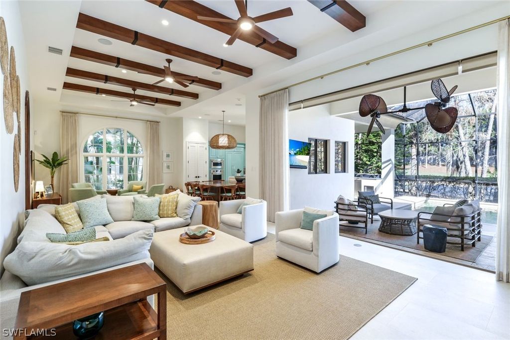 2904 Tiburon Blvd E, Naples