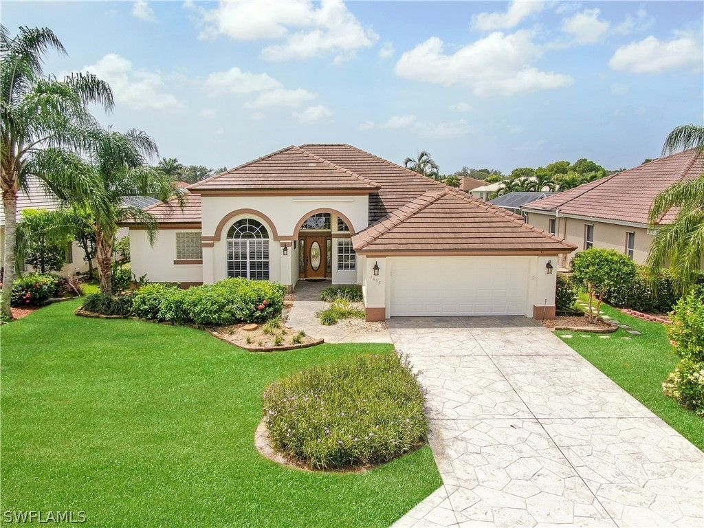 7699 Groves Rd, Naples