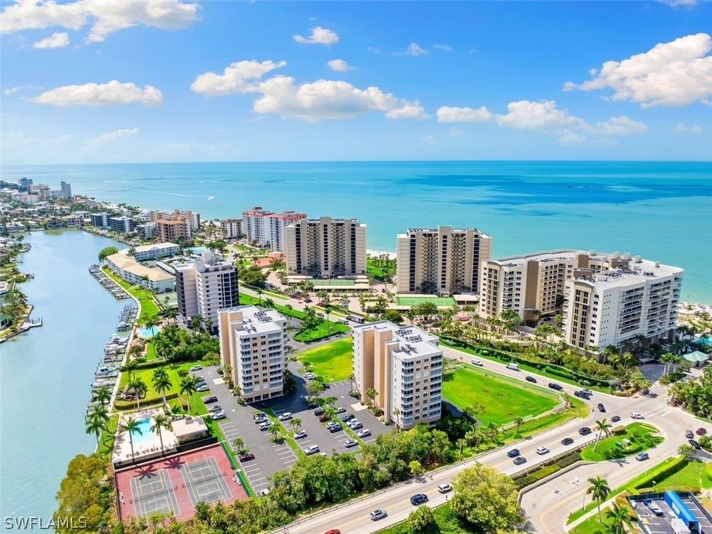 11118 Gulf Shore Dr A203, Naples