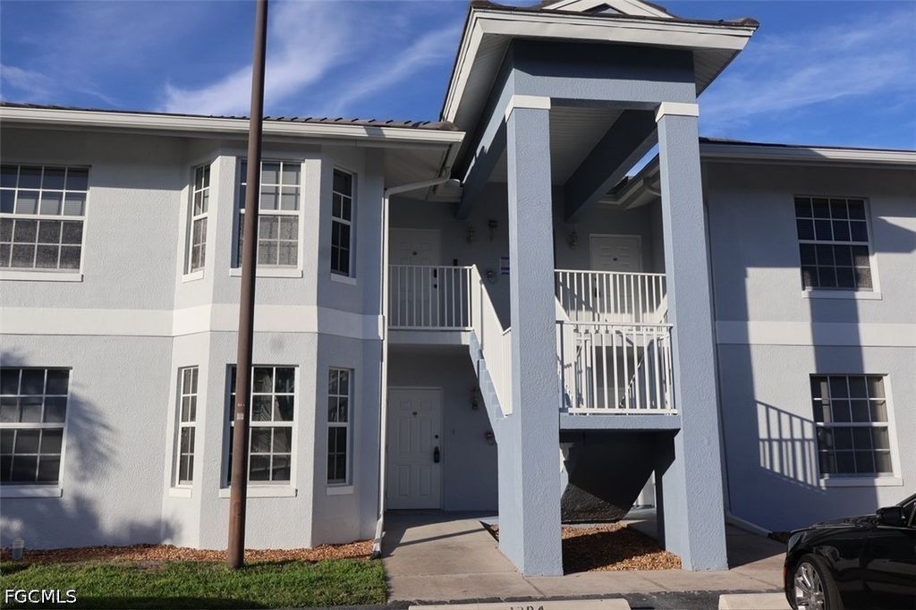 8313 Bernwood Cv Loop 1202, Fort Myers