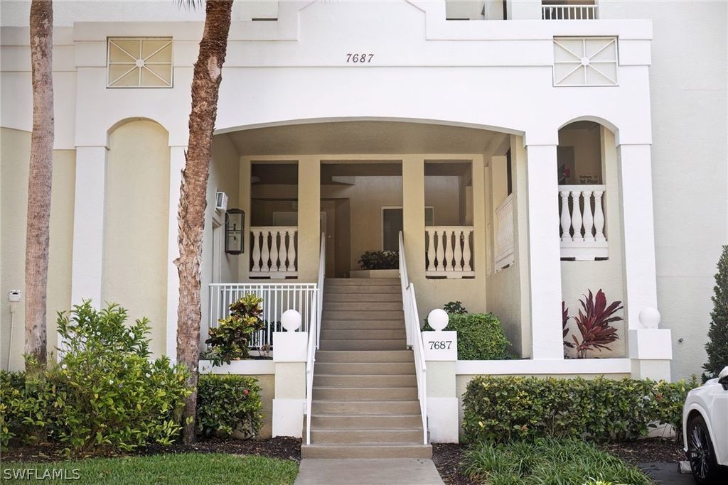 7687 Pebble Creek Cir 403, Naples