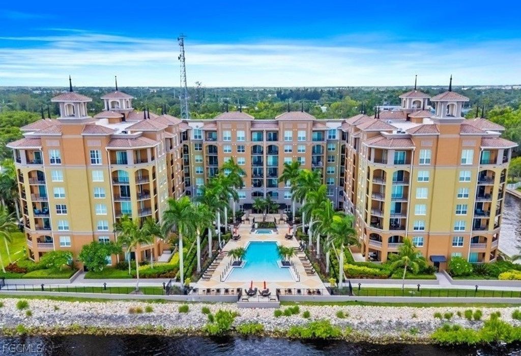 2825 Palm Beach Blvd 409, Fort Myers