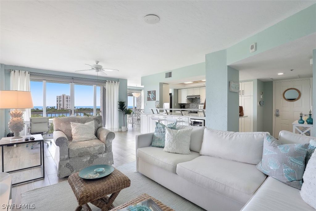 5501 Heron Point Dr 501, Naples
