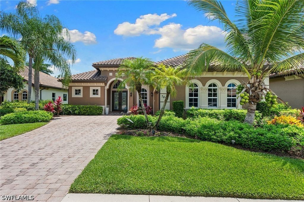 7692 Cottesmore Dr, Naples