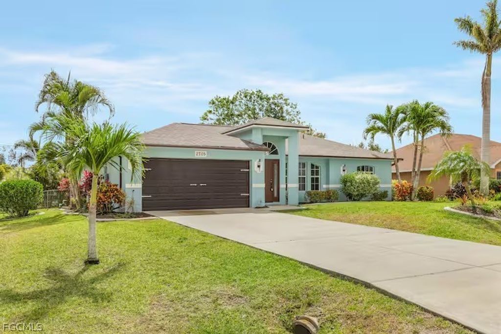 2705 Sw 11th Pl, Cape Coral