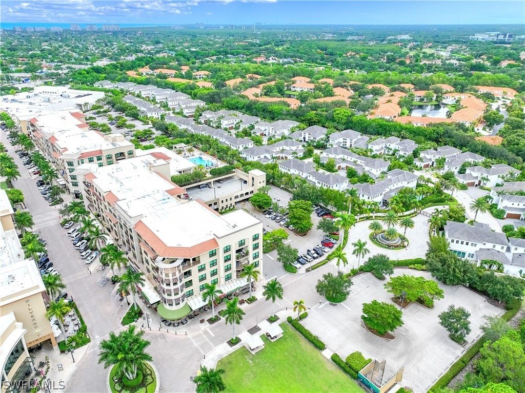 9123 Strada Pl 7404, Naples