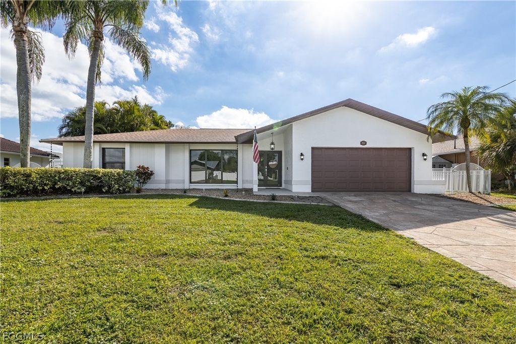 1932 Se 9th Ter, Cape Coral