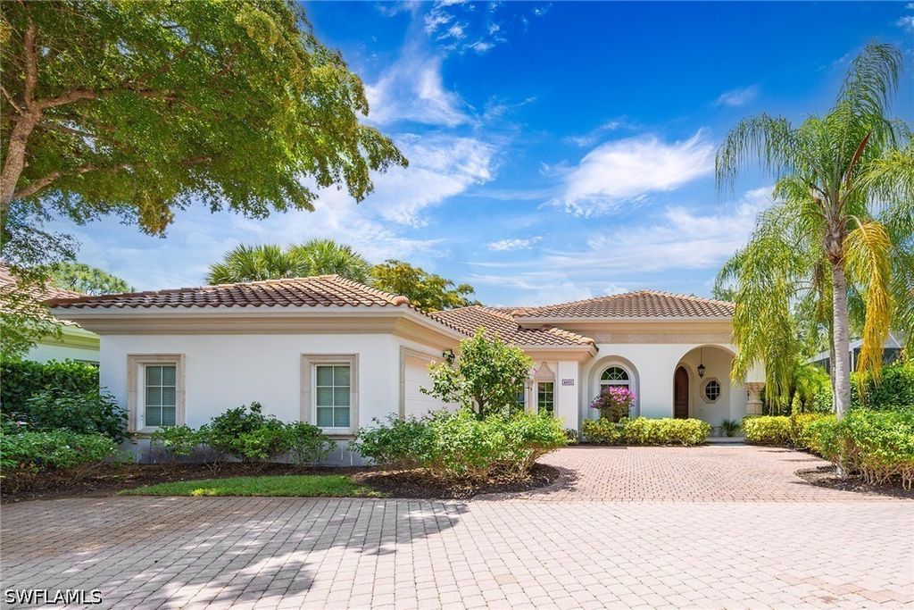 4651 Via Ravenna, Estero