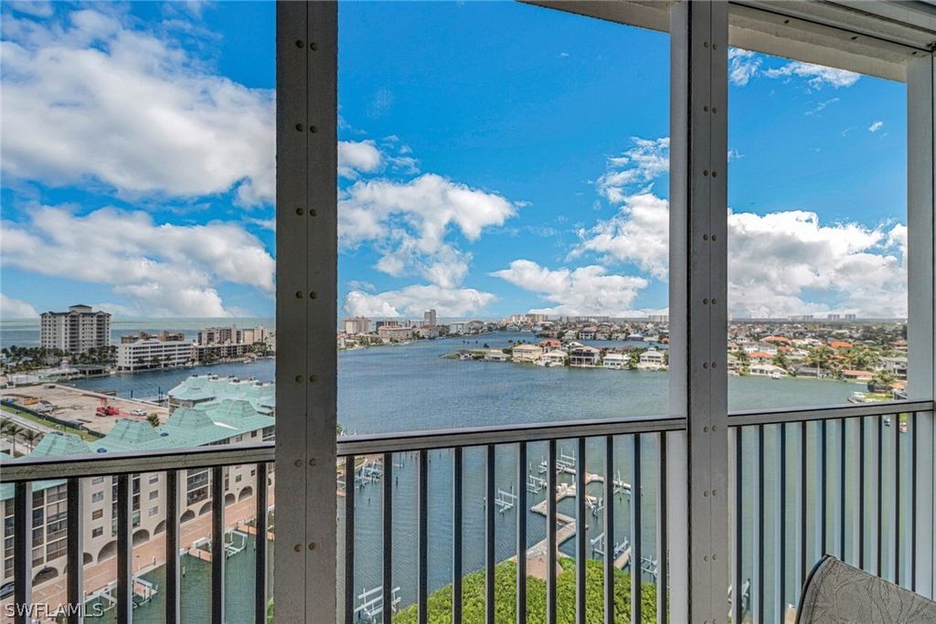400 Flagship Dr 1206, Naples