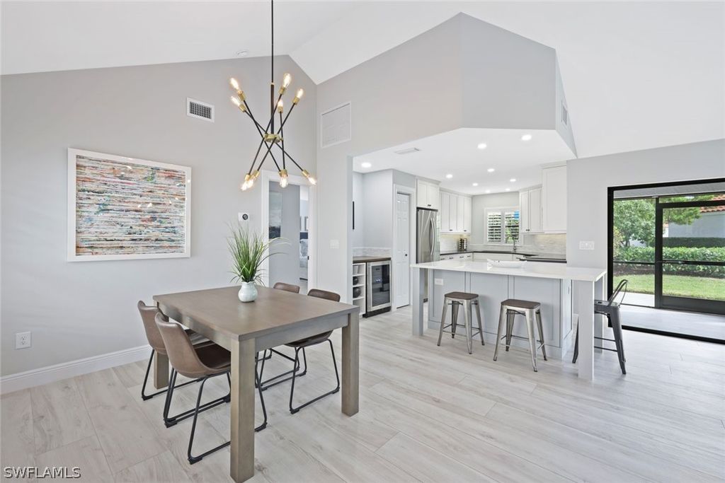714 Reef Point Cir, Naples