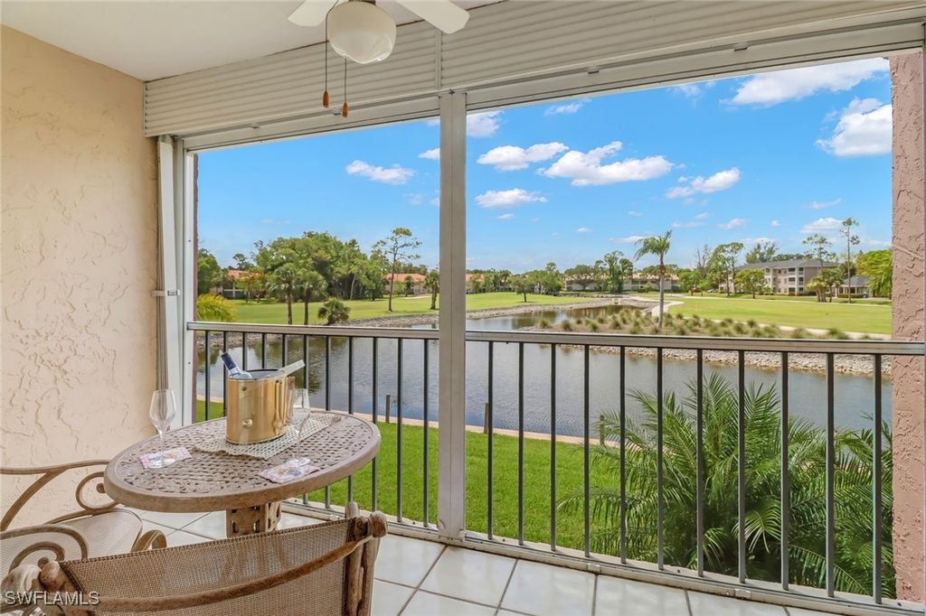 190 Turtle Lake Ct 6, NAPLES