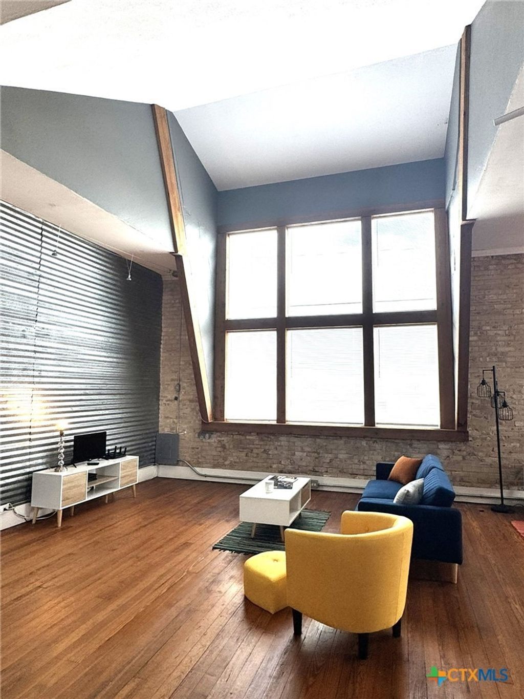 103 W Walnut Street A, Seguin