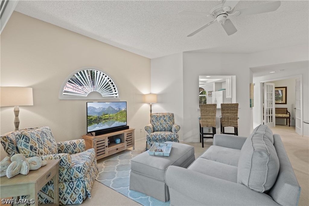 595 Serendipity Dr 595, Naples