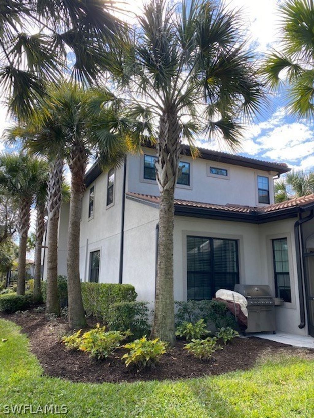 1330 Oceania Dr N, Naples