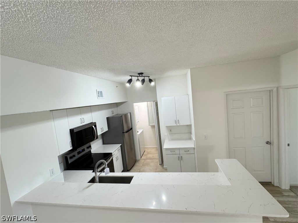 1830 Florida Club Cir 4304, NAPLES