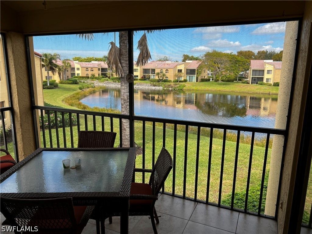 607 Beachwalk Cir K-204, Naples