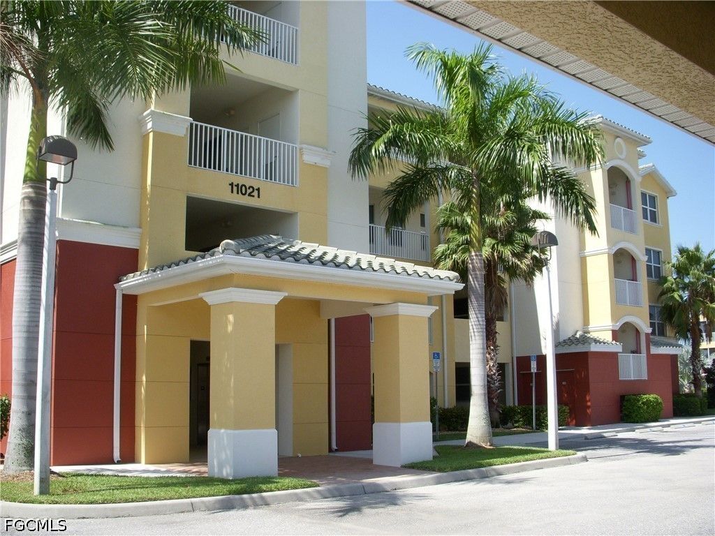 11021 Gulf Reflections Dr 303, Fort Myers