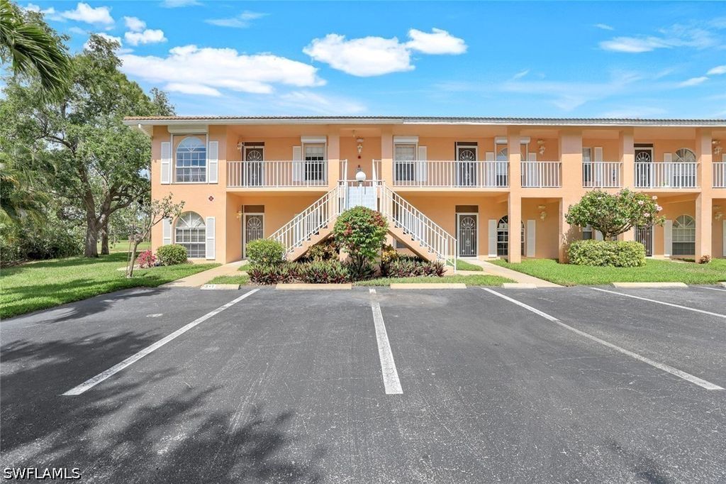 555 Augusta Blvd 3-1, NAPLES
