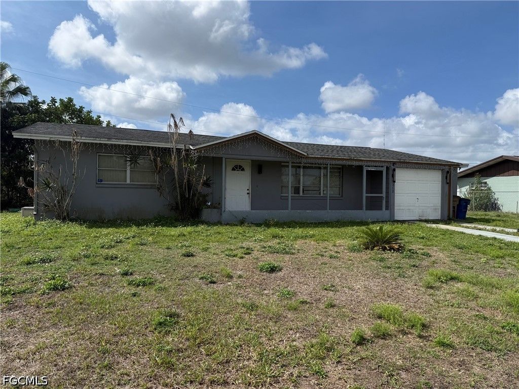 212 Davis Rd, Lehigh Acres