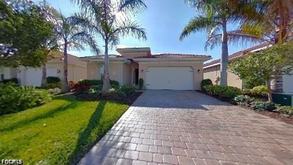 3920 King Edwards St, Fort Myers