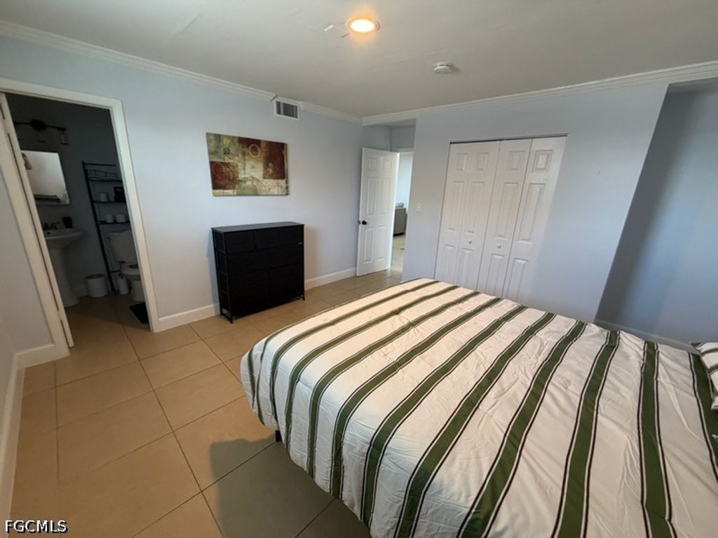 2535 Pkwy St, Fort Myers