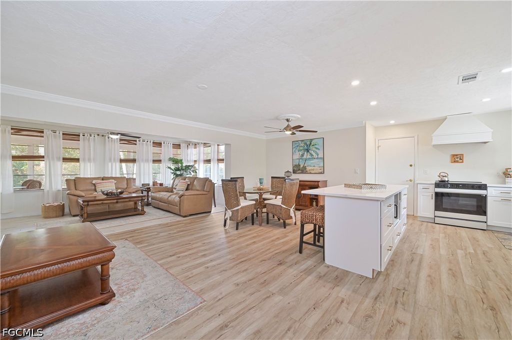 4520 Se 9th Ave, Cape Coral