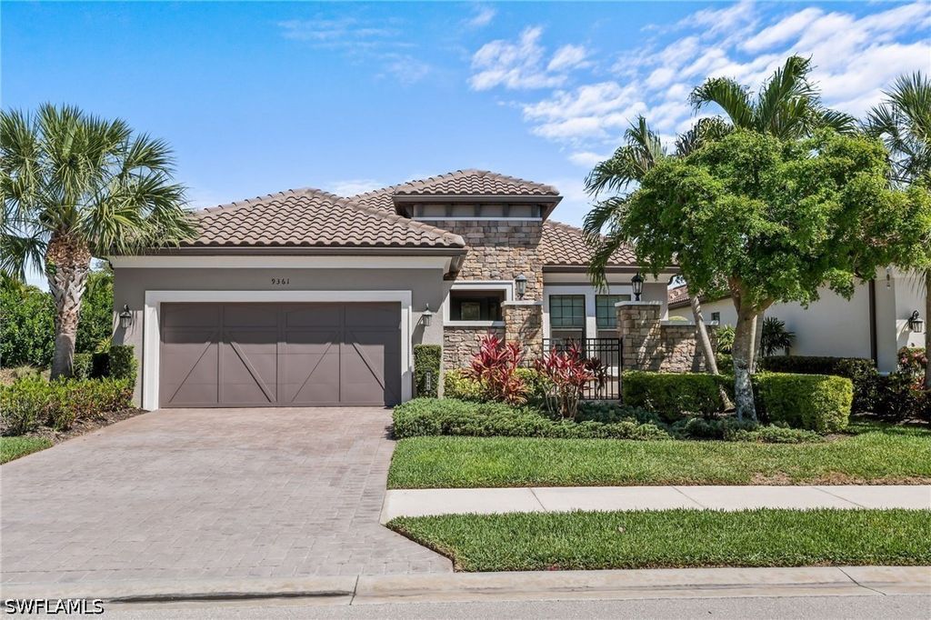 9361 Terresina Dr, NAPLES