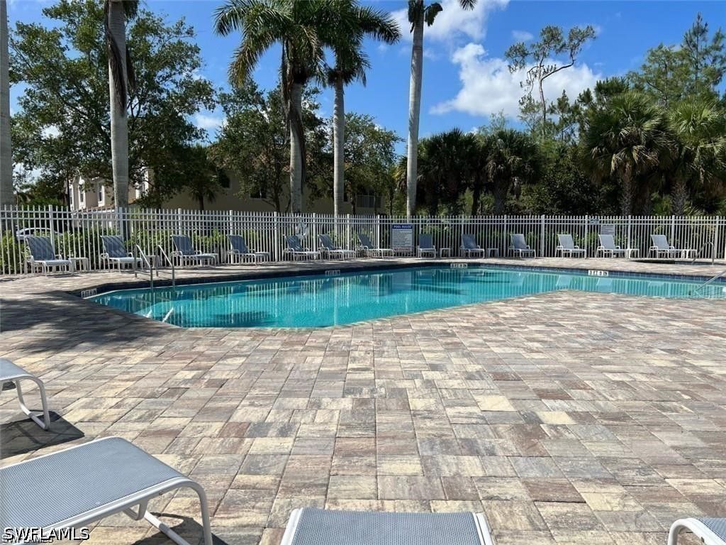 1405 Tiffany Ln 1408, Naples
