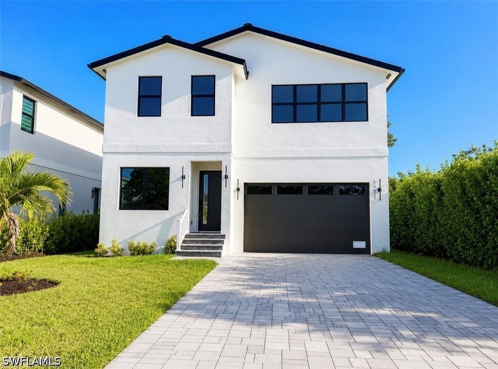 2727 Van Buren Ave, Naples