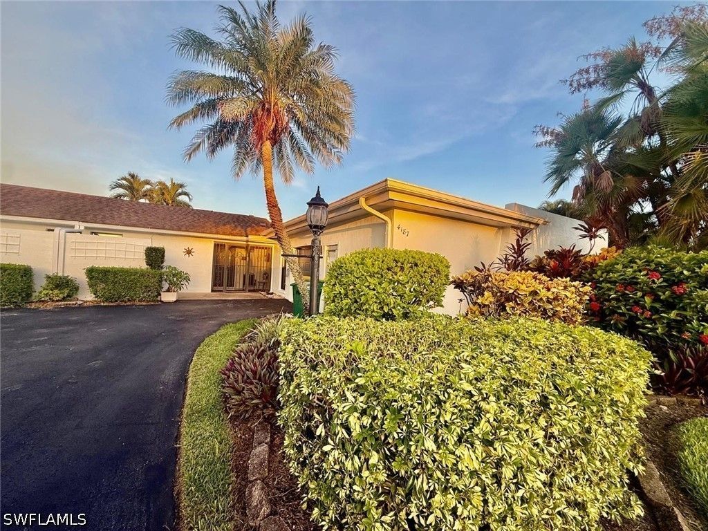4187 Lakewood Blvd E13, Naples
