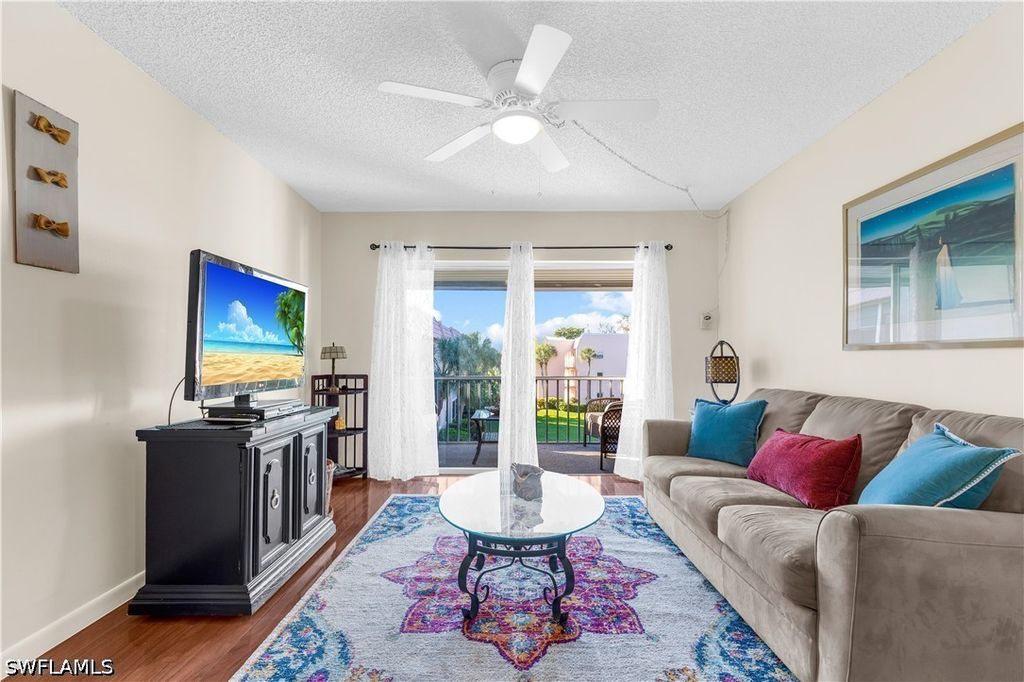 150 Turtle Lake Ct 307, Naples