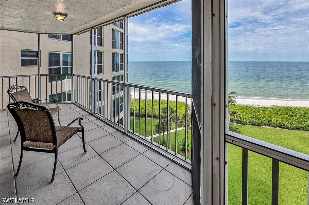 10701 Gulf Shore Dr 702, Naples
