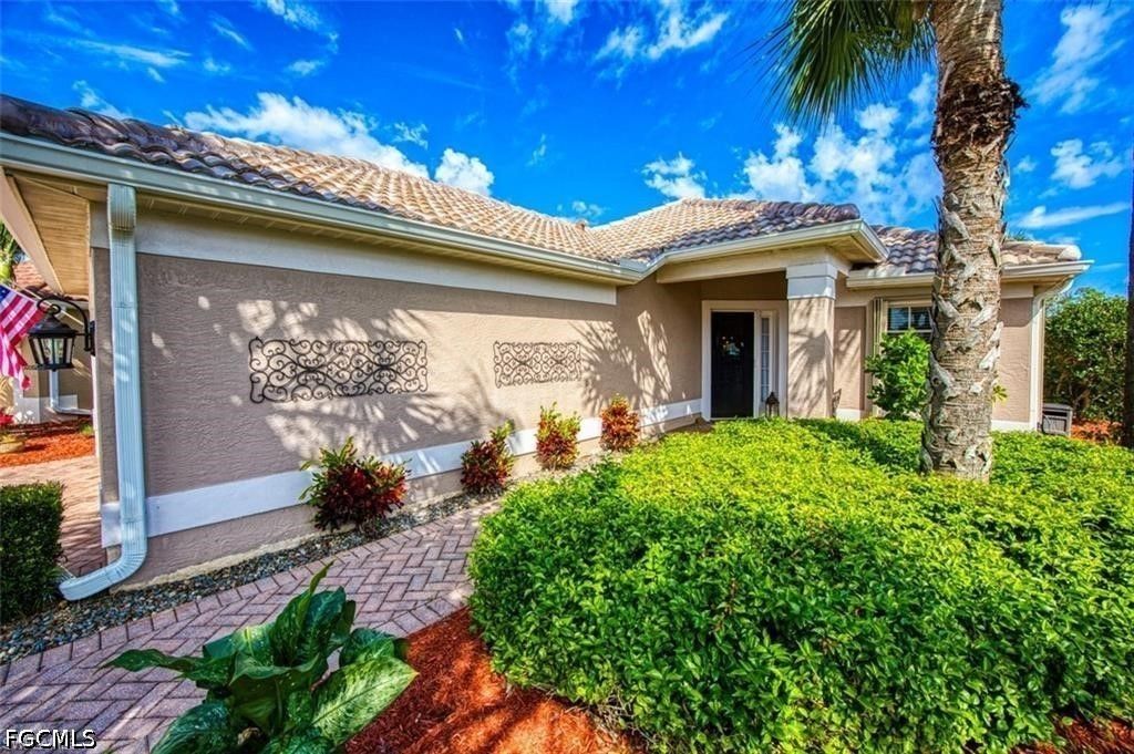 10092 Oakhurst Way, Fort Myers