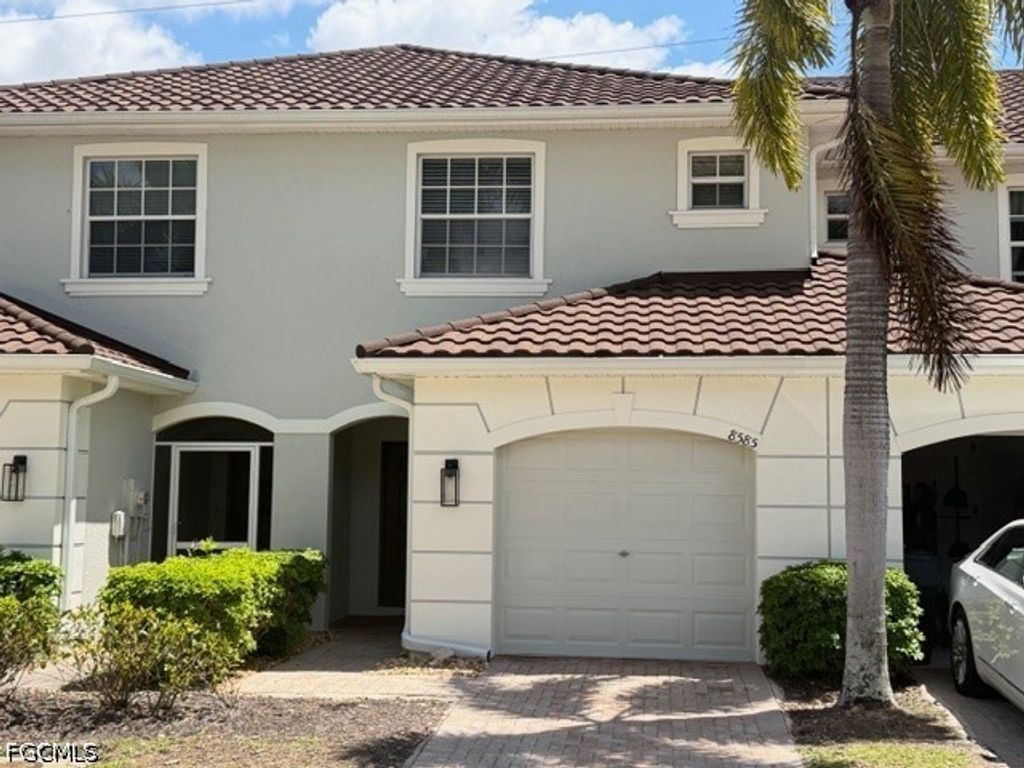 8585 Athena Ct, Lehigh Acres