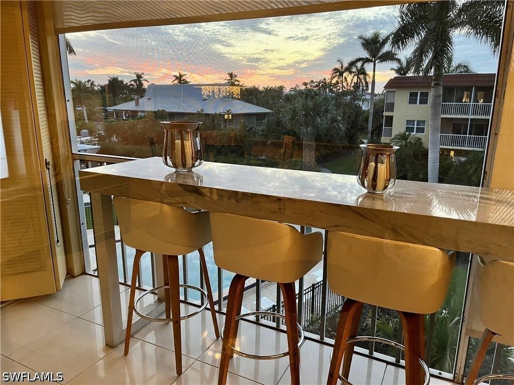 1666 Osprey Ave 203, Naples