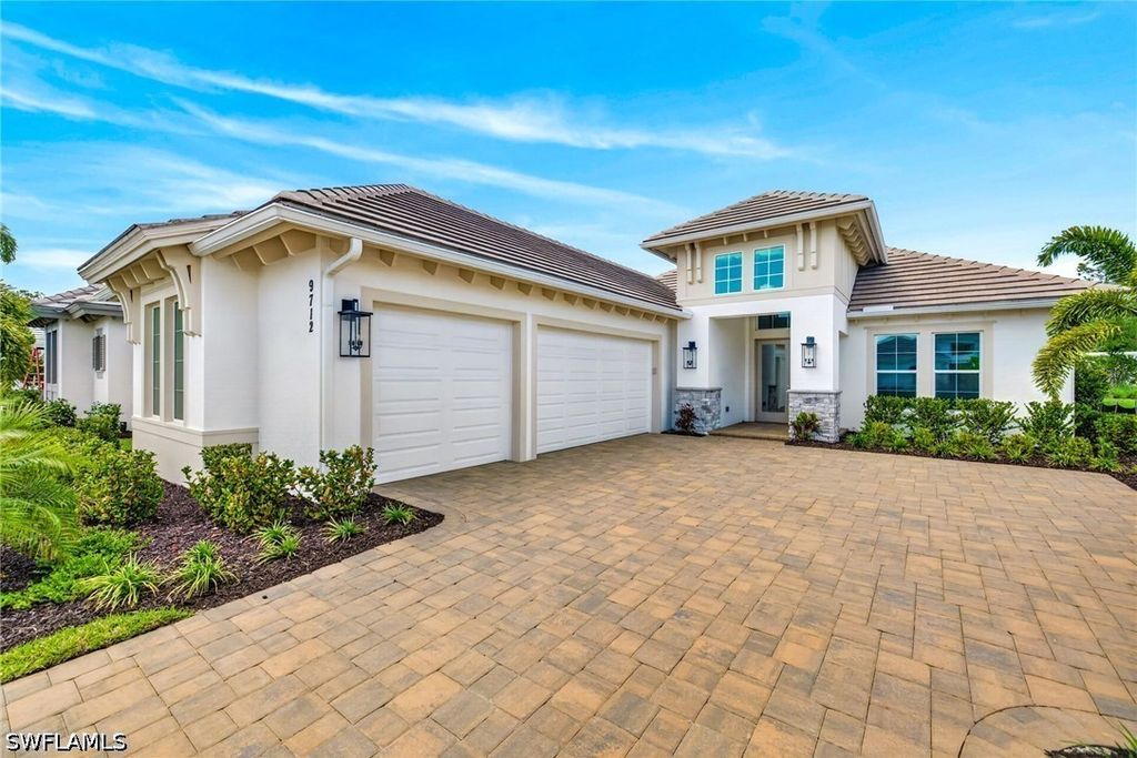 9712 Moonflower Ln, Naples