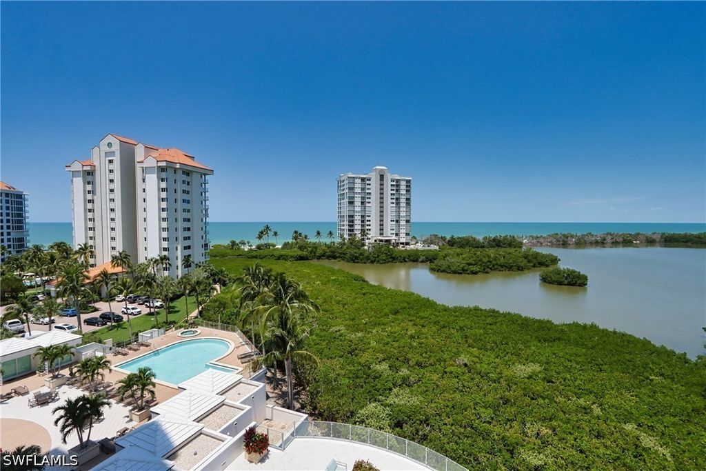 60 Seagate Dr 704, Naples