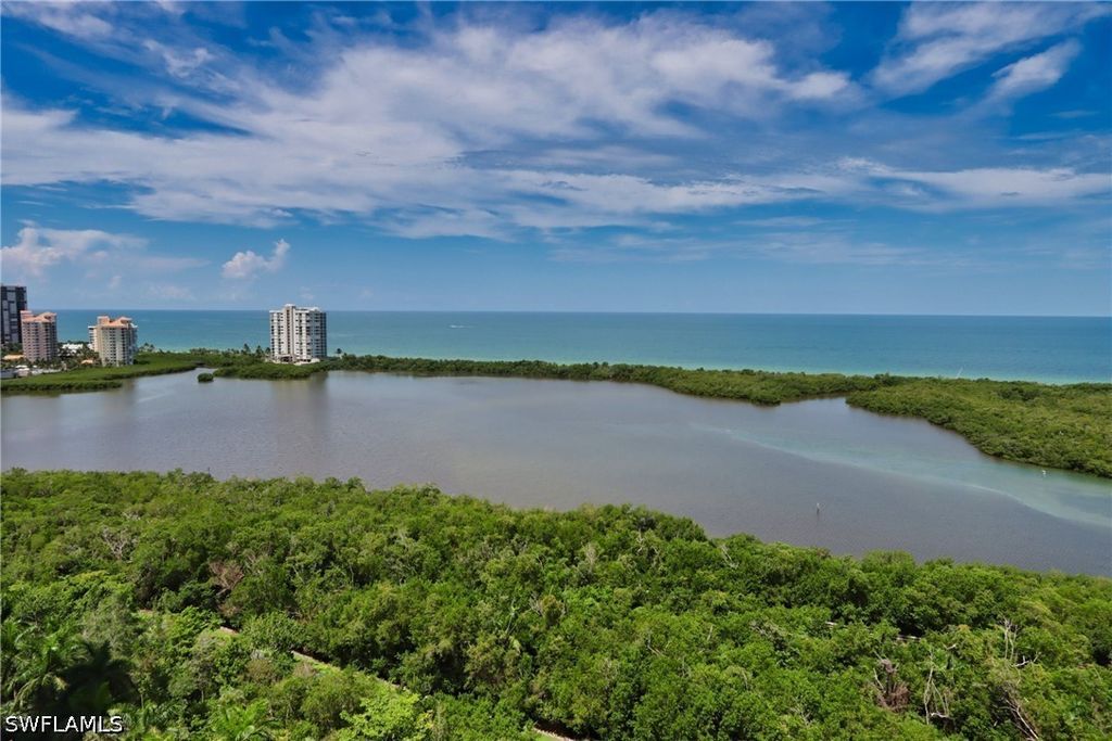 5550 Heron Point Dr 2004, Naples