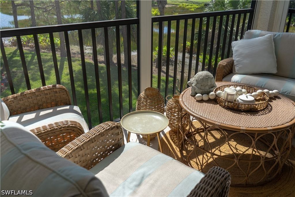 265 Deerwood Cir 10, Naples