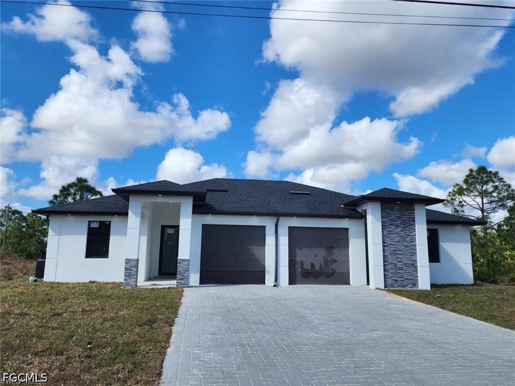 388 Bell Blvd S, Lehigh Acres