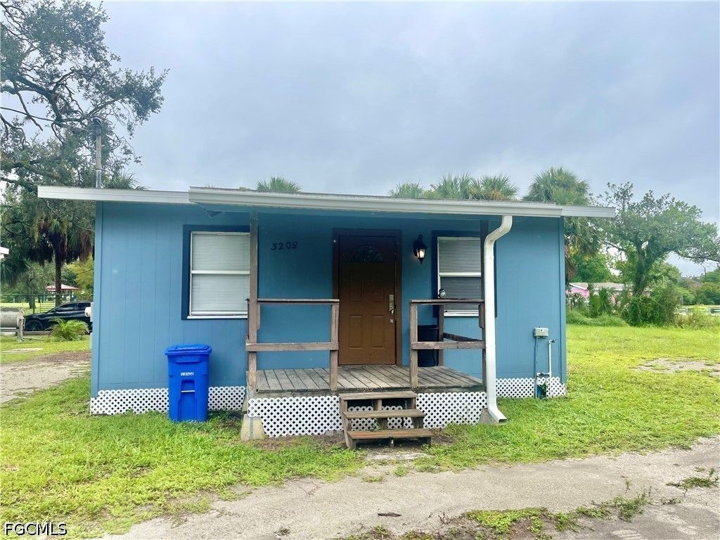 3208-3216 Dale St, Fort Myers
