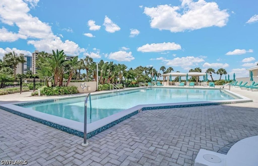 4041 Gulf Shore Blvd N 305, Naples
