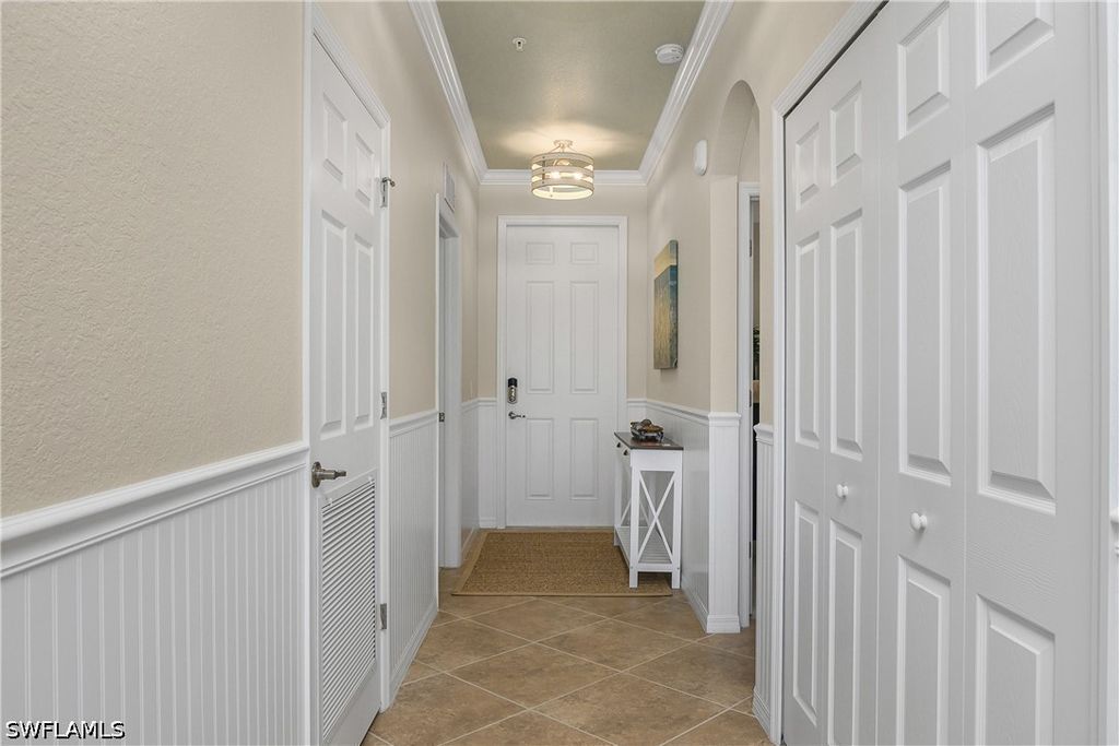 9834 Giaveno Cir 1746, Naples