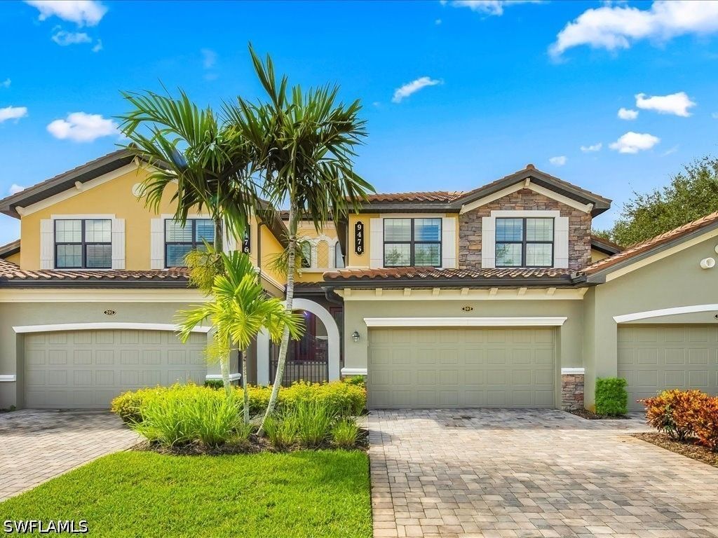 9476 Napoli Ln 202, Naples