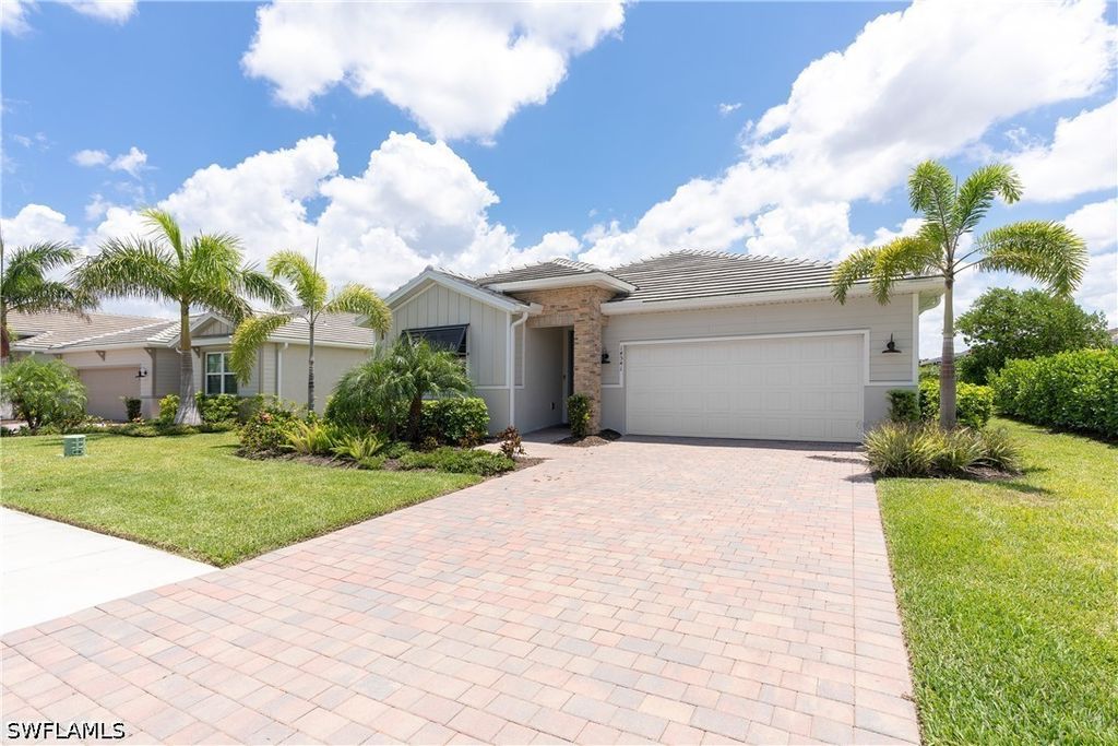 14541 Stern Way, Naples