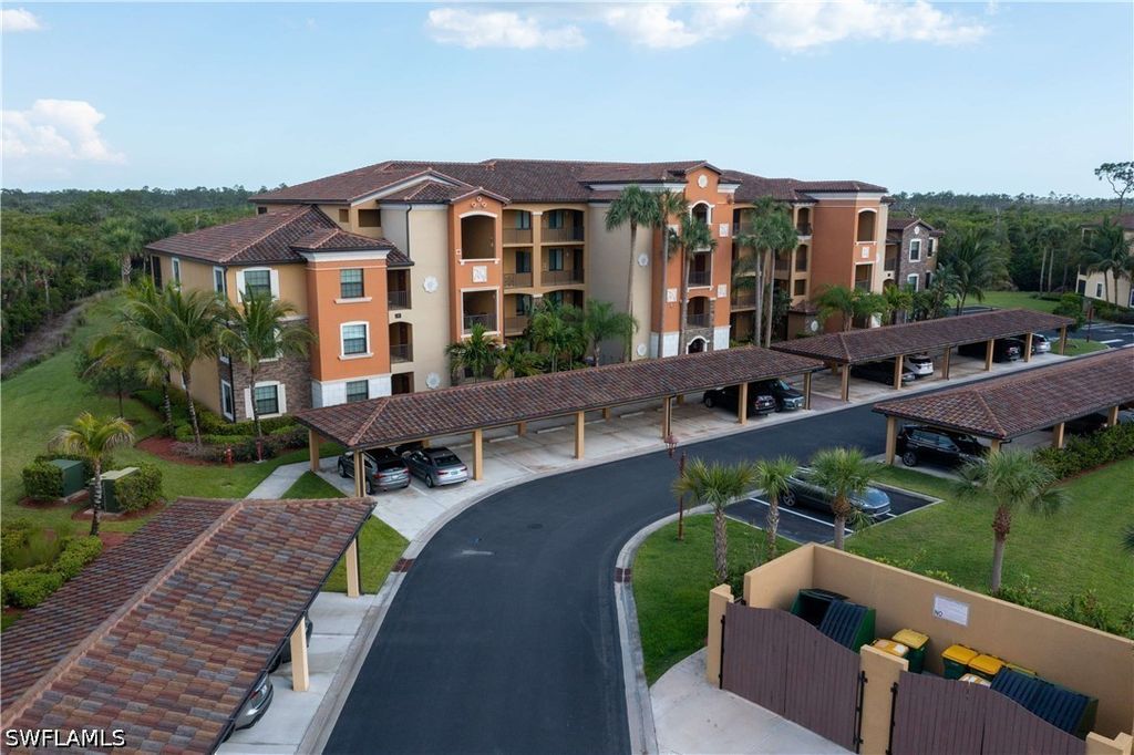9830 Giaveno Cir 1615, Naples